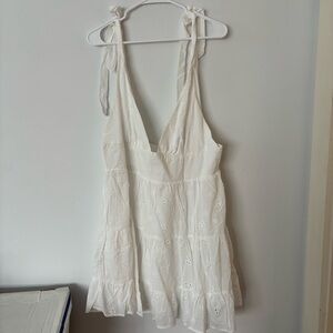 brand new! princess polly white eyelet floral tie strap v neck flowy mini dress🤍